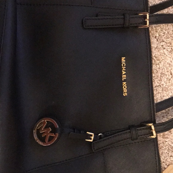 Black Micheal Kors Tote - Picture 9 of 10